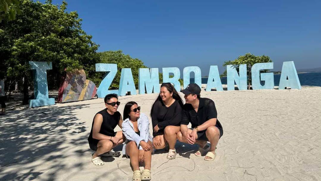 Guests at Zamboanga City sign